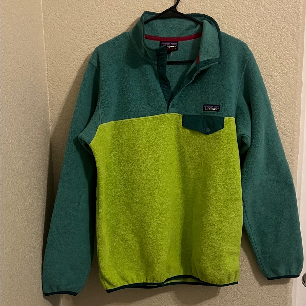 Patagonia Men's Green and Yellow Zip-Up Sweater